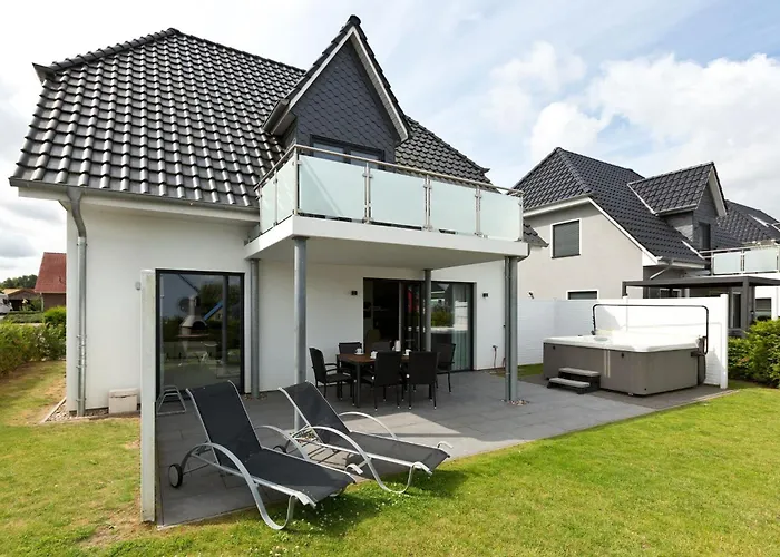 Haus Kranichnest Holiday home Goehren-Lebbin