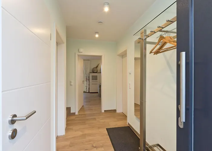 Haus Kranichnest Holiday home Goehren-Lebbin